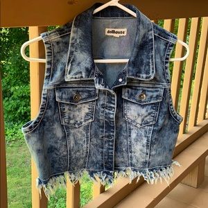 Women’s acid wash/fringe denim vest